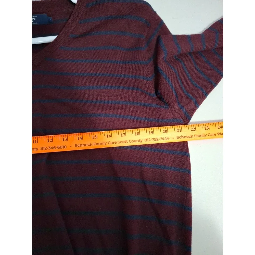 J.Crew Mens 100%Merino Wool V‎ Neck Large Sweater